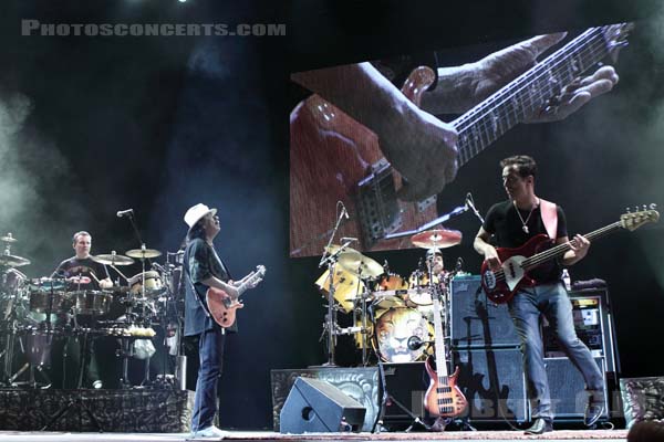 CARLOS SANTANA - 2010-10-12 - PARIS - Bercy - 